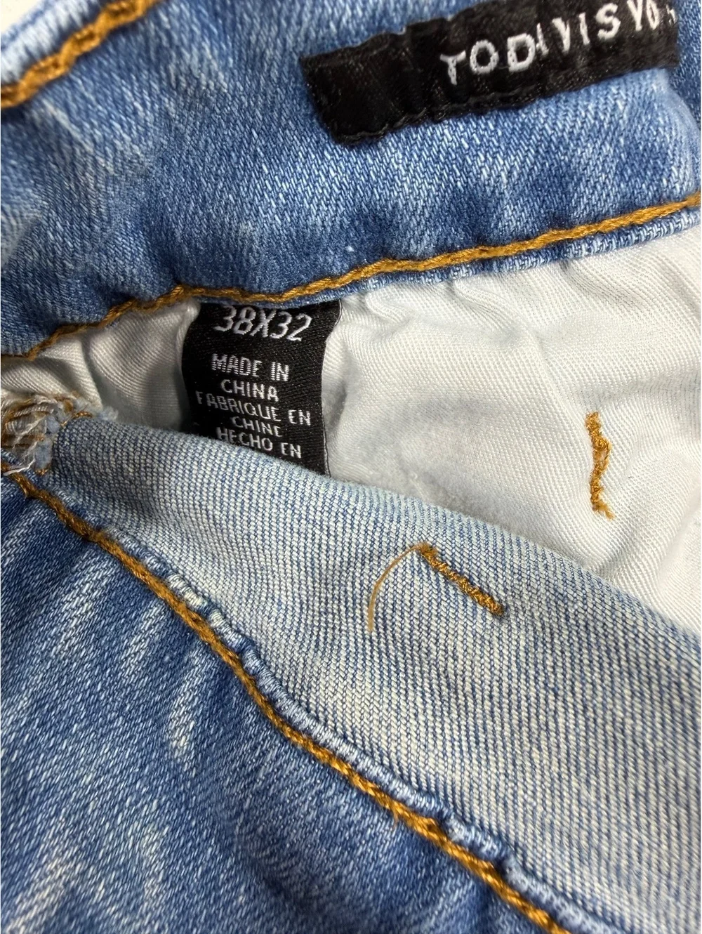 Kenneth Cole New York Athletic Fit Jeans Men’s 38x32 Light Wash Denim